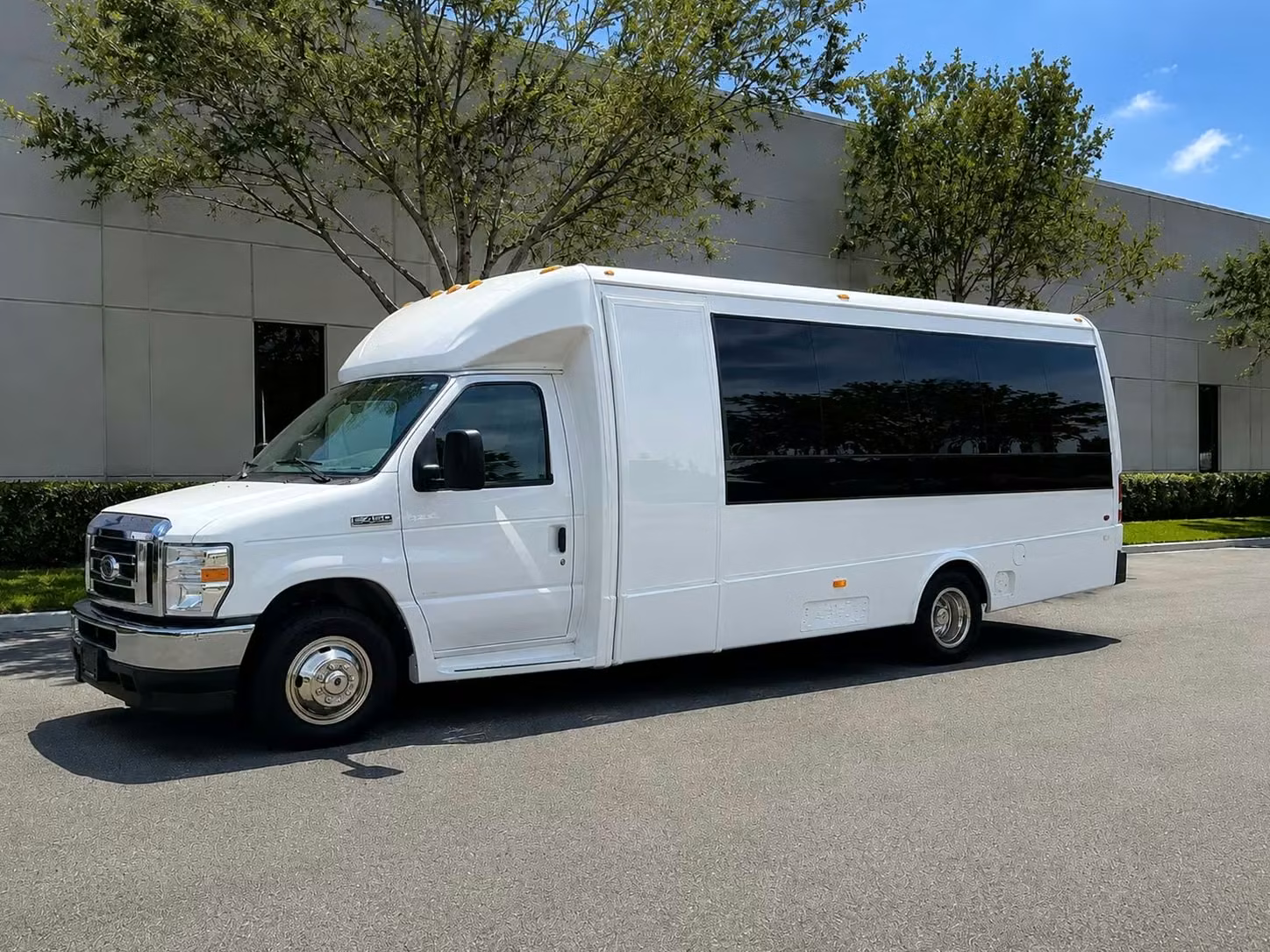 brighton 15 passenger minibus rental