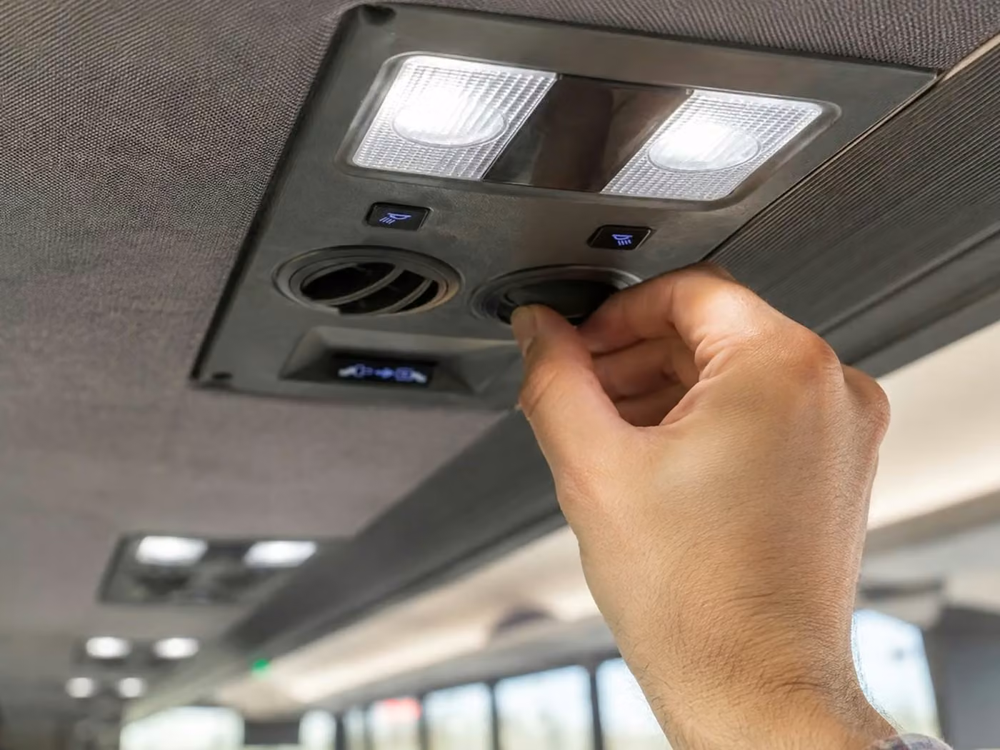 brighton 18 passenger minibus climate control