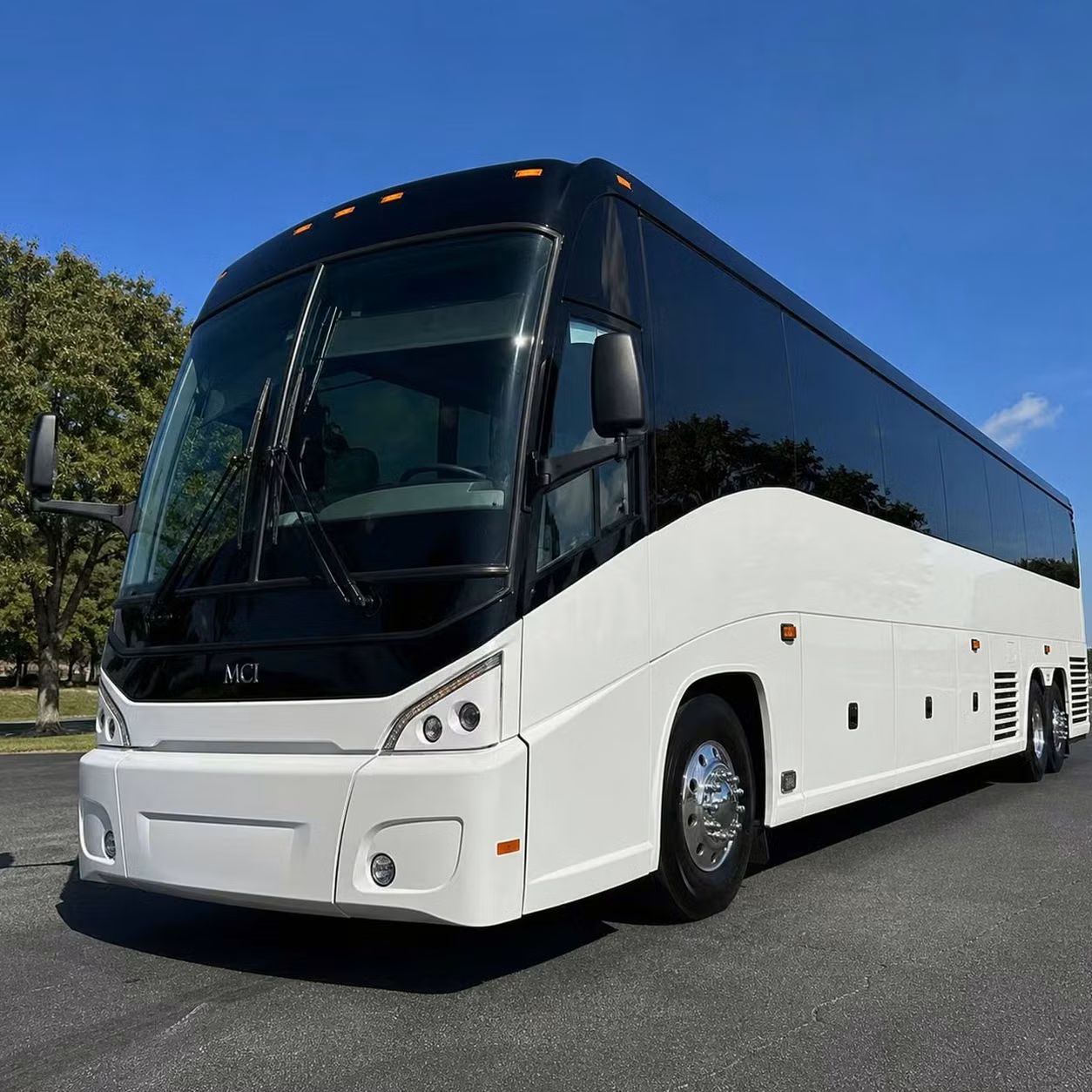 brighton vip sprinter limos and executive buses for artists and backstage guests